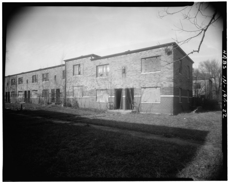 File:BUILDING No. 6, VIEW NORTHWEST - Lockefield Garden Apartments, 900 Indiana Avenue, Indianapolis, Marion County, IN HABS IND,49-IND,32-22.tif
