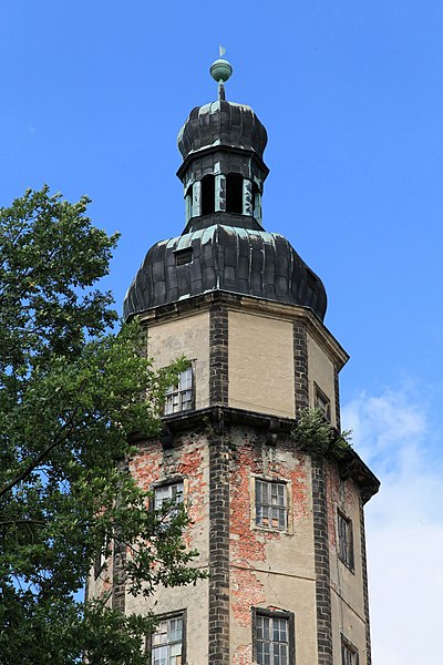 File:Bad Schmiedeberg - Reinharz - Schloss 08 ies.jpg