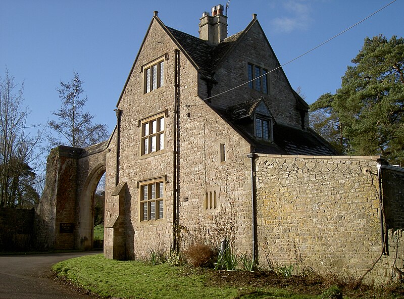 File:Barrow Court Lodge - geograph.org.uk - 5613603.jpg