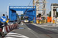 Niederflurwagen auf Brücke in Zeebrugge, 2011