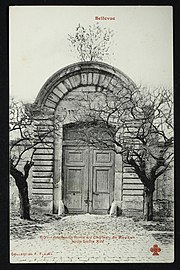 Antiga Porta de Bellevue do Castelo de Meudon sob Luís XIV.jpg