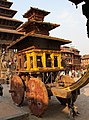 Bhaktapur-Taumadhi Tole-36-Tempelwagen-2013-gje.jpg