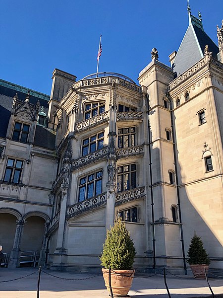 File:Biltmore House, Biltmore Estate, Asheville, NC (46002934294).jpg