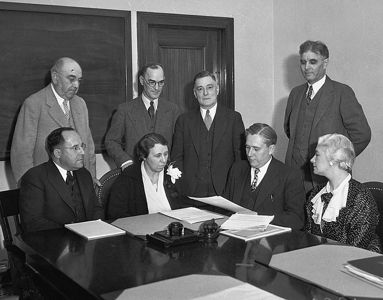 File:Board of Education meeting, Los Angeles, 1935.jpg