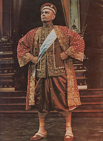 Brynner in the 1977 Broadway production