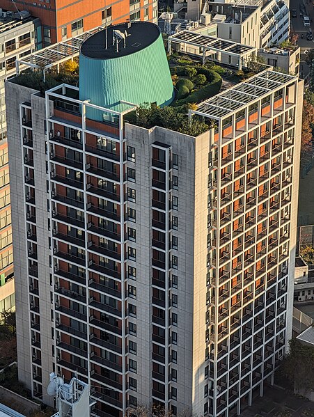 File:Buildings around Roppongi 19.jpg