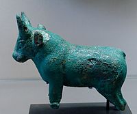 Statuette of a bull (Louvre)
