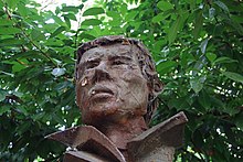 Jacques Brel bust