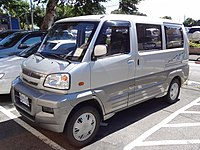 Fourth-generation CMC Veryca van pre-facelift front view