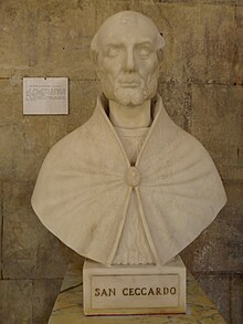 Carrara-cattedrale-busto san Ceccardo.jpg