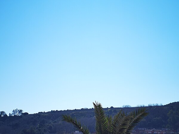 Pure celeste at the horizon of Messina, Sicily, in February; in this part of the year, with a relatively low sun, the pure celeste is shown only at th