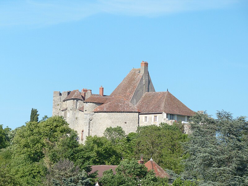 File:Château de Montfand2.JPG