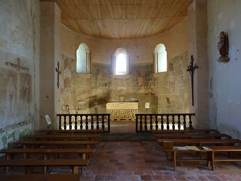 File:Chapelle Saint-Clamens 2019 08 - Nef et chœur.jpg