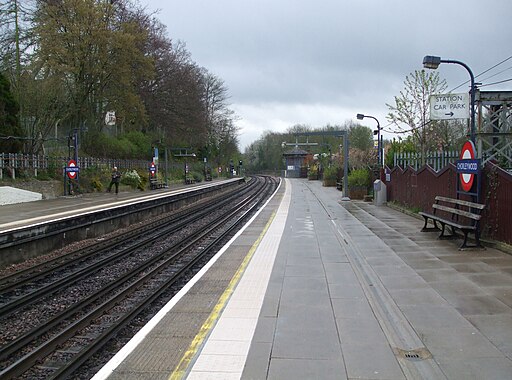 Chorleywood station look south2