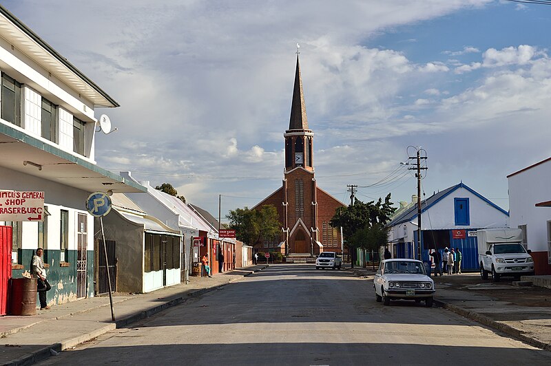 File:Church, Fraserburg, Northern Cape, South Africa (20542170155).jpg