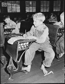 Elementary school in Kentucky, 1946 Coal miner's child in grade school. Lejunior, Harlan County, Kentucky. - NARA - 541367.jpg