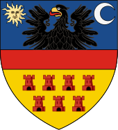 Blau-rot-gelber Schild mit Adler, Sonne, Mond und sieben Burgtürmen