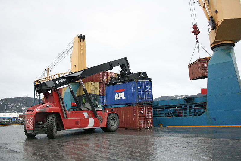 File:Containerhåndtering i Orkanger havn (6947049788).jpg