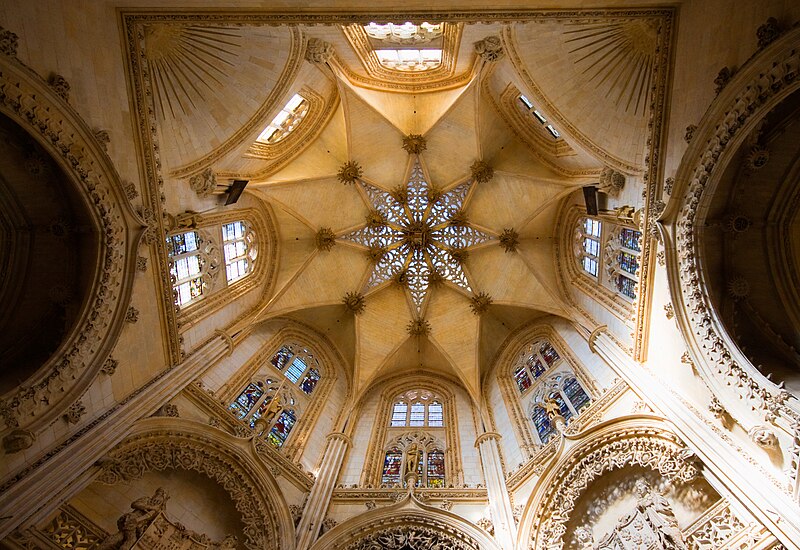 File:Cupula de la capilla de los Condestables.Catedral de Burgos (4952356182).jpg