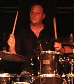 Dan Peters Mudhoneyn konsertissa vuonna 2007.