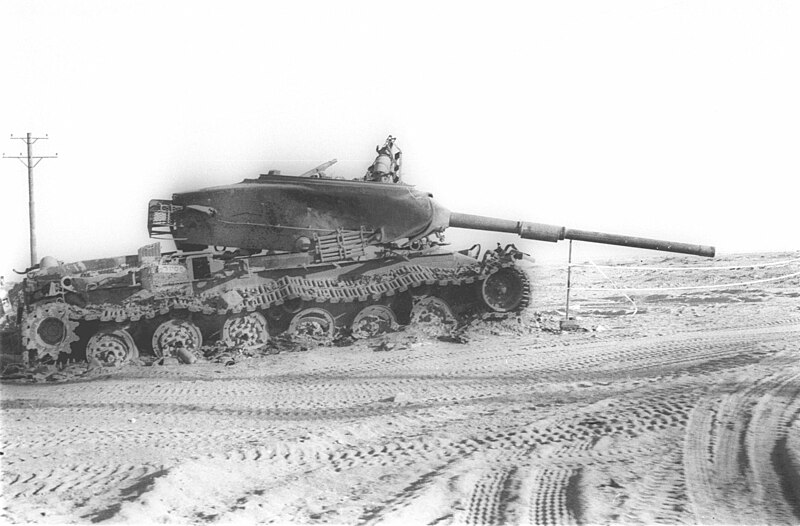 File:Destroyed Israeli M60A1 Tank Near Fayid Airport, West of the Suez Canal, Yom Kippur War.jpg