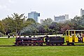 Dampflok der Wiener Liliputbahn mit Schaku zwischen Tender und Personenwagen