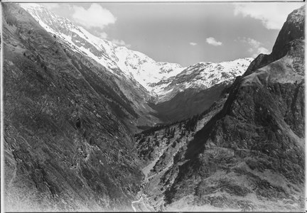 View to North: Val Camadra up to Passo della Greina