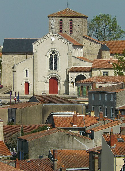 File:Eglise Trinité Clisson.jpg