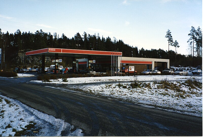 File:Esso Grasmyr - SAS2009-10-2113.jpg