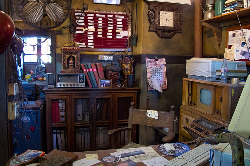 File:Expedition Everest queue 01.jpg