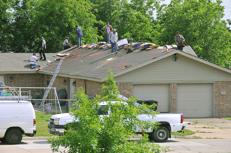 File:FEMA - 44364 - Roof repair workers in Oklahoma.jpg