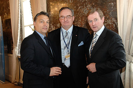 Fidesz president Viktor Orbán, Jacek Saryusz-Wolski MEP, and Kenny during an EPP summit in December 2008