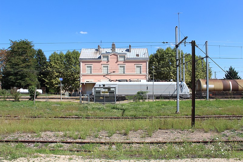 File:Gare Fleurville Pont Vaux Fleurville 11.jpg