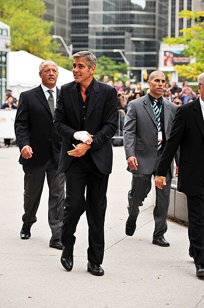 File:George Clooney-6 The Men Who Stare at Goats TIFF09.jpg