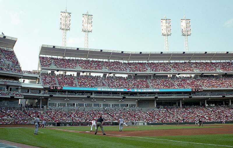 File:Great American Ball Park with The Gap on July 5, 2003 Cincinnati Reds versus New York Mets.jpg