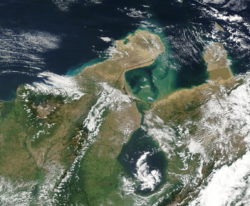 Полуостров Гоахира отделя Венецуелския залив от Карибско море.