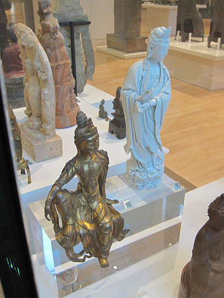 File:Guanyin at Royal Ontario Museum (6222386390).jpg