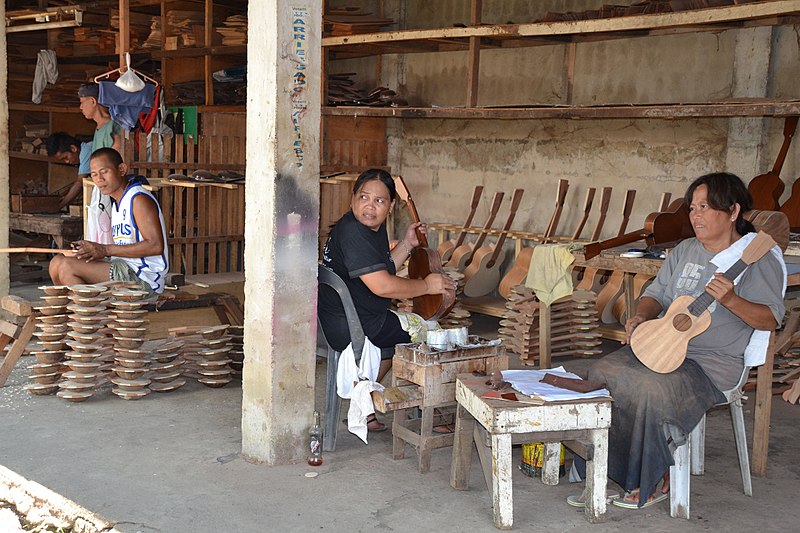 File:Guitar artisans at work (9237843070).jpg