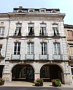 Hotel Lacroix Laval Tournus 1.jpg