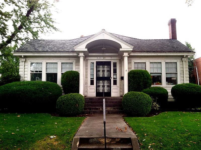 File:H. C. Burnett House.jpg