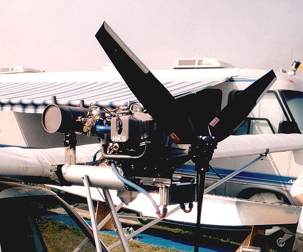 HKS 700E aircraft engine