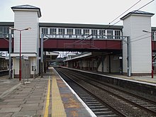 The location of the disaster. The fast WCML platforms 4 and 3, looking south in 2008. Harrow & Wealdstone stn fast tracks look south.JPG