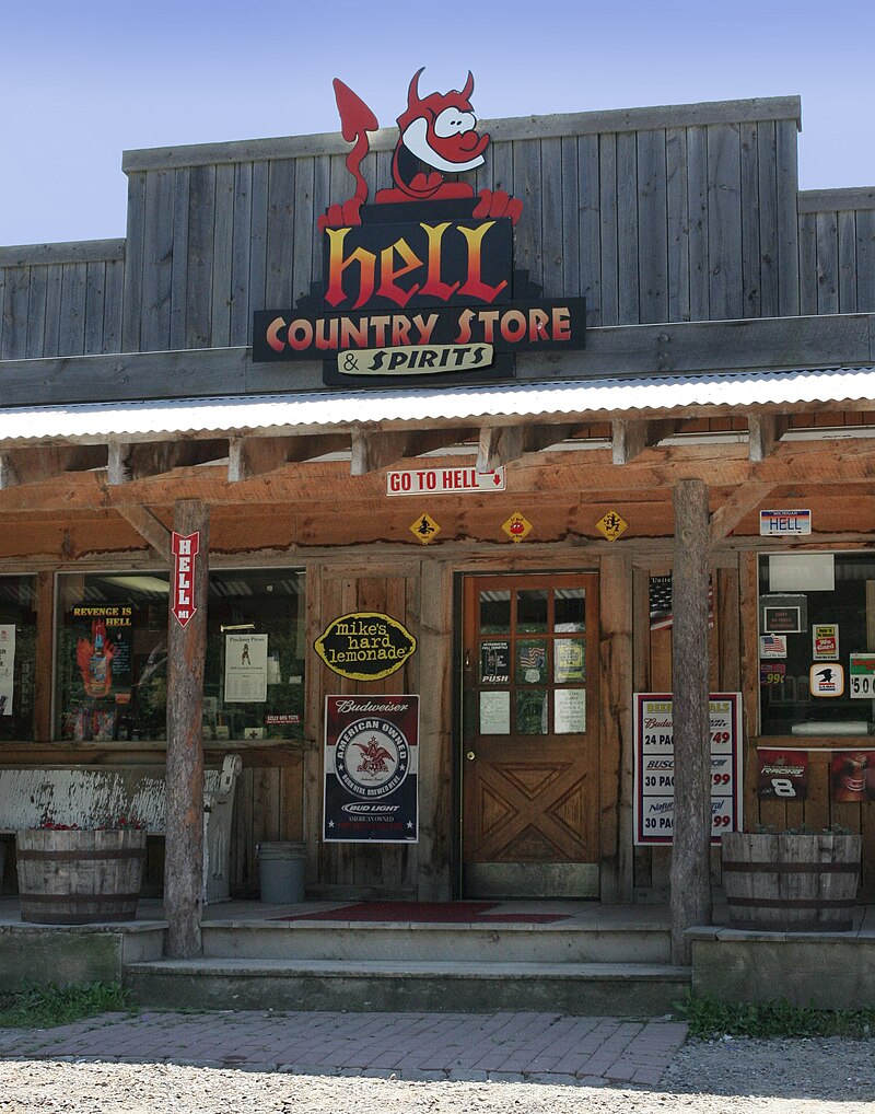 800px-Hells-countrystore.jpg