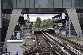 Heron Quaysin DLR-näkymä Canary Wharfista DLR.jpg