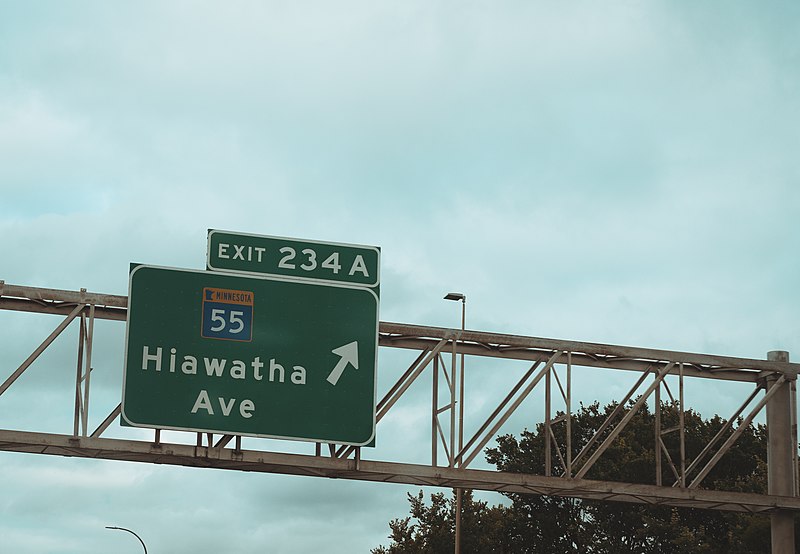 File:Hiawatha Avenue (Highway 55), Minneapolis, Minnesota - Exit Sign (43108405894).jpg