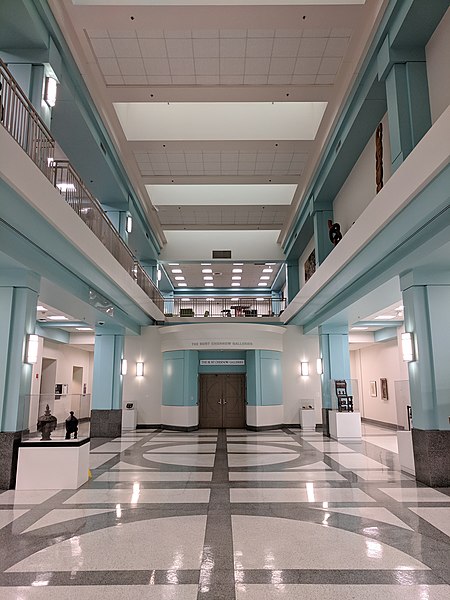 File:HousatonicCommunityCollegeLafayetteHallAtriumLowerLevel.jpg