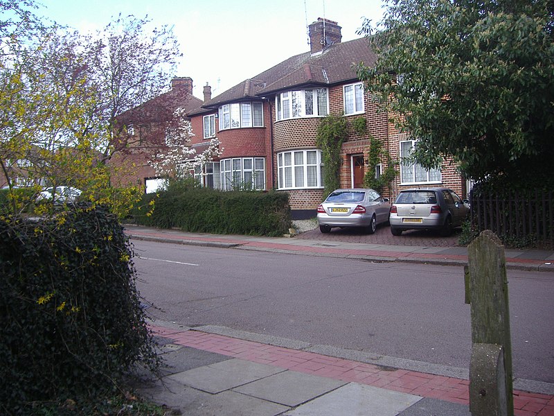 File:Houses on Fursby Avenue Finchley - geograph.org.uk - 2213830.jpg