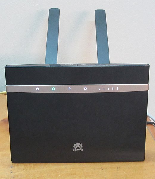 File:Huawei 4G+ Modem.jpg