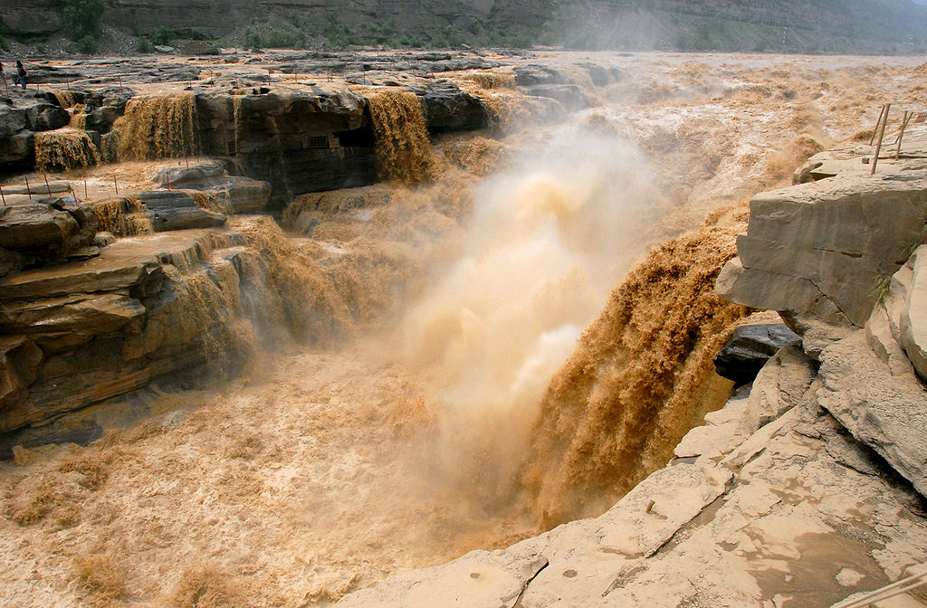 Hukou Waterfall.jpg