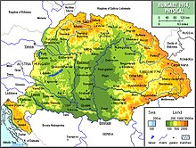 Hungario en 1914, kie vidu la Malgrandan Hungaran Ebenaĵon (en verda koloro) en la nordokcidenta landparto